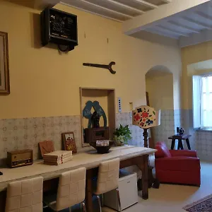 Démodé , Cortona Italia